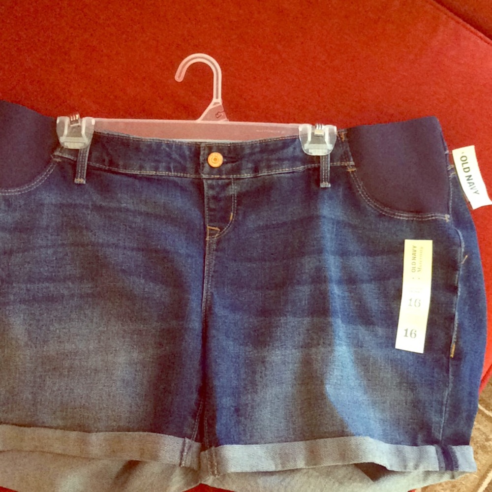 Old Navy size 16 maternity shorts